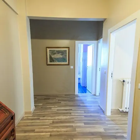 Appartamento Ampio Con Box Auto *