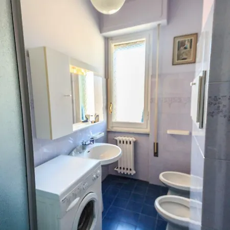 Ampio Con Box Auto Apartment