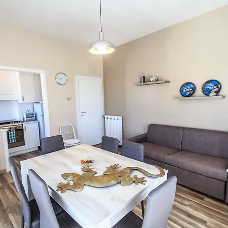 Apartamento Ampio Con Box Auto *