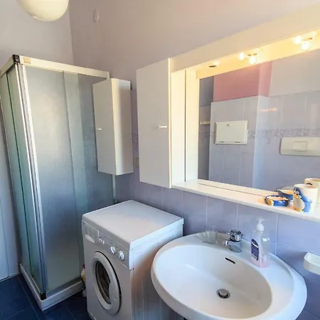 Ampio Con Box Auto Apartamento *