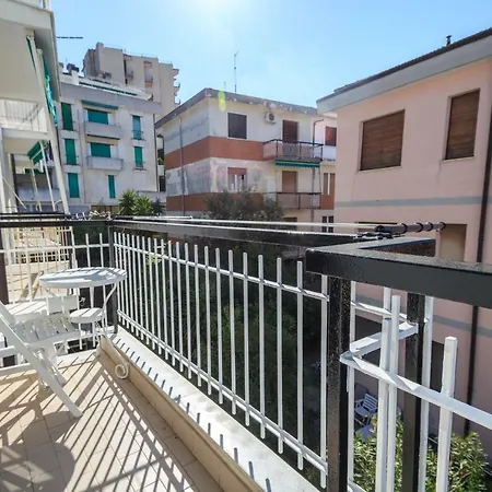 Apartment Ampio Con Box Auto